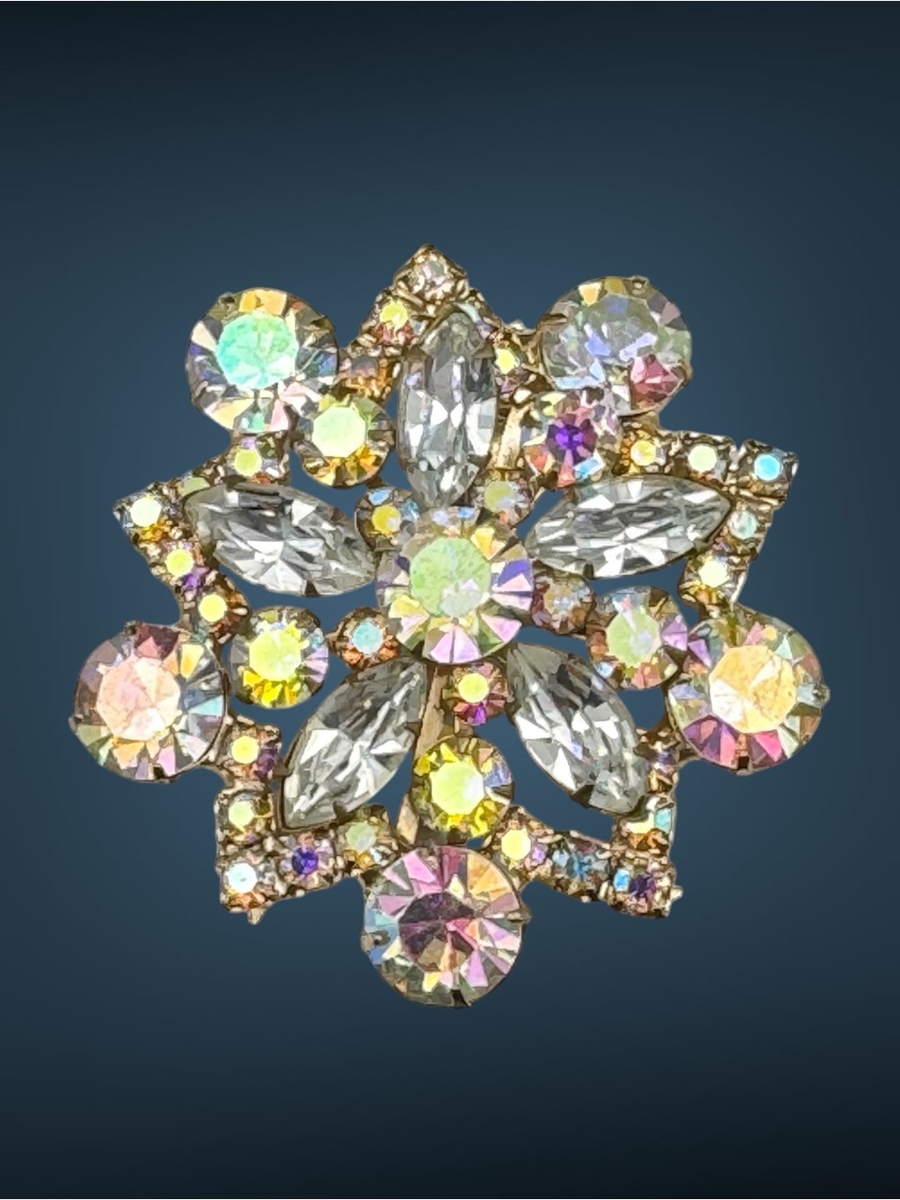 Vintage Unmarked Aurora Borealis Rhinestone Flower/Star Brooch